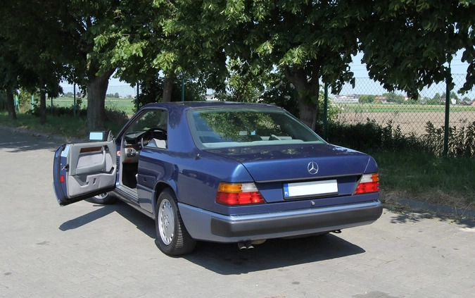 Mercedes-Benz W124 (1984-1993) cena 45000 przebieg: 126000, rok produkcji 1990 z Suchedniów małe 466